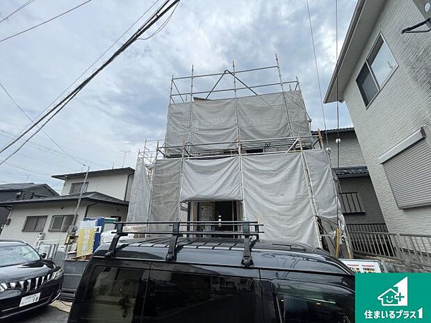 【外観】周辺は落ち着いた街並みの住宅地!子育てがしやすい住環境です!まだ未完成ですが、現地でしかわからない事もございます。是非一度ご覧ください。