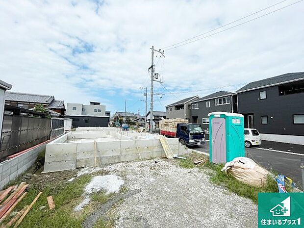 【外観】現在建築中!落ち着いた街並みで新生活を始めることが出来そう!周辺の物件も併せてご紹介させて頂きます!
