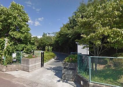 亀岡市立城西小学校 徒歩720m