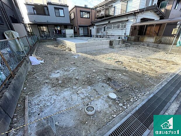 【外観】現在建築中！落ち着いた街並みで新生活を始めることが出来そう！周辺の物件も併せてご紹介させて頂きます！