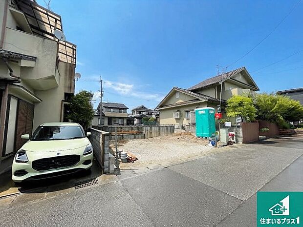 【外観】周辺は落ち着いた街並みの住宅地!子育てがしやすい住環境です!まだ未完成ですが、現地でしかわからない事もございます。是非一度ご覧ください。