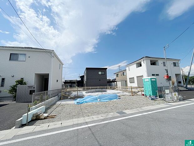 【外観】現在建築中!落ち着いた街並みで新生活を始めることが出来そう!周辺の物件も併せてご紹介させて頂きます!