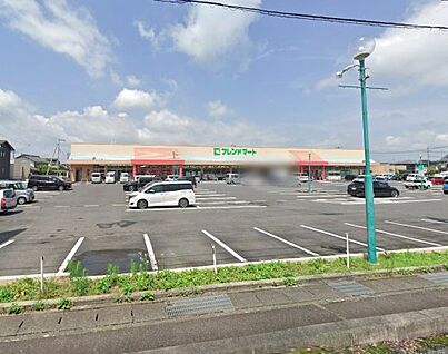 フレンドマート 蒲生店 徒歩750m