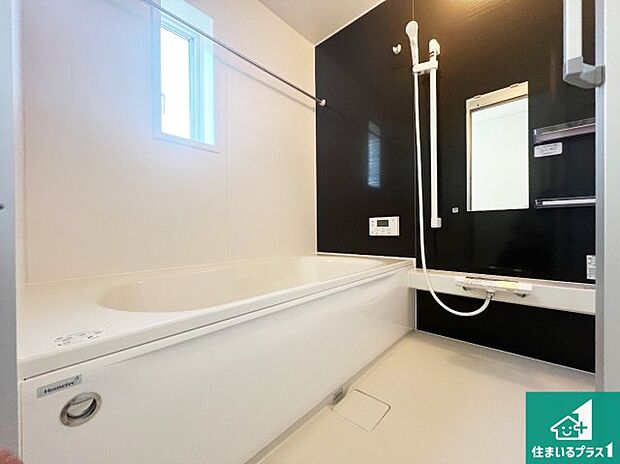 周辺は落ち着いた街並みの住宅地！子育てがしやすい住環境です！まだ未完成ですが、現地でしかわからない事もございます。是非一度ご覧ください。