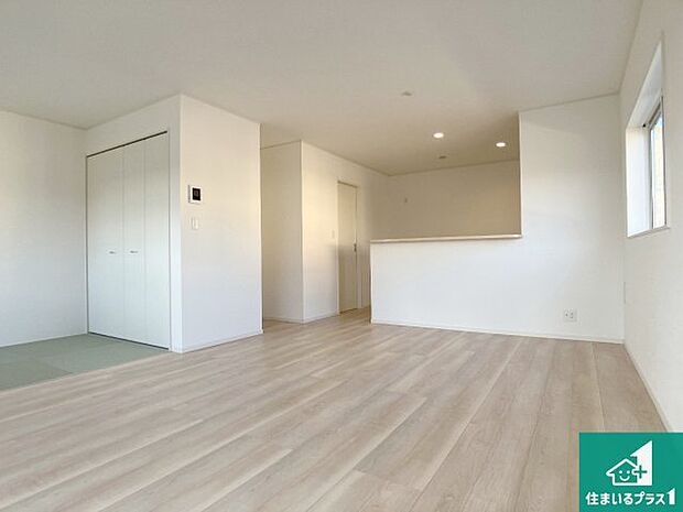 子供を見守りながらお料理が出来るため家族のコミュニケーションか増えます♪スペースが広く確保されている為お子様が大きくなったときは一緒に料理を楽しめます♪