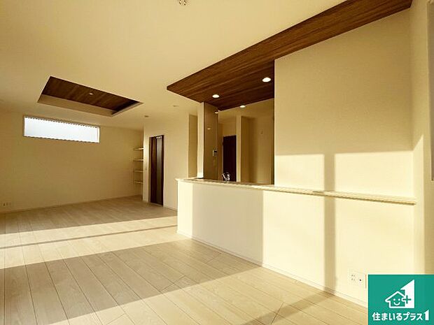 子供を見守りながらお料理が出来るため家族のコミュニケーションか増えます♪スペースが広く確保されている為お子様が大きくなったときは一緒に料理を楽しめます♪