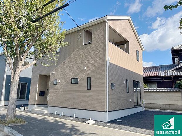 安心の10年保証！外観を美しく保ち、雨水で汚れを落とします！気になることがありましたら、お気軽にお問い合わせください！