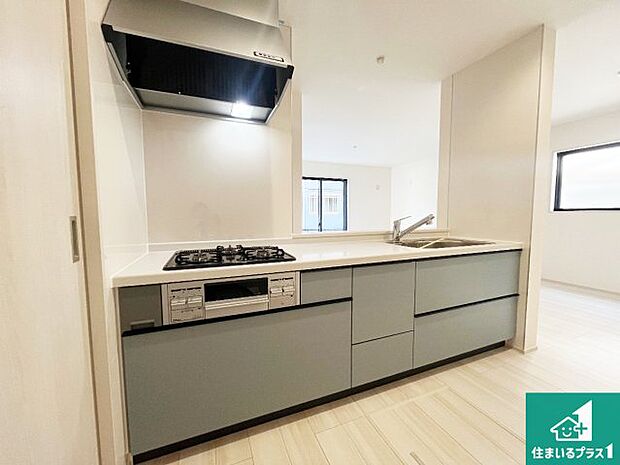 子供を見守りながらお料理が出来るため家族のコミュニケーションか増えます♪スペースが広く確保されている為お子様が大きくなったときは一緒に料理を楽しめます♪