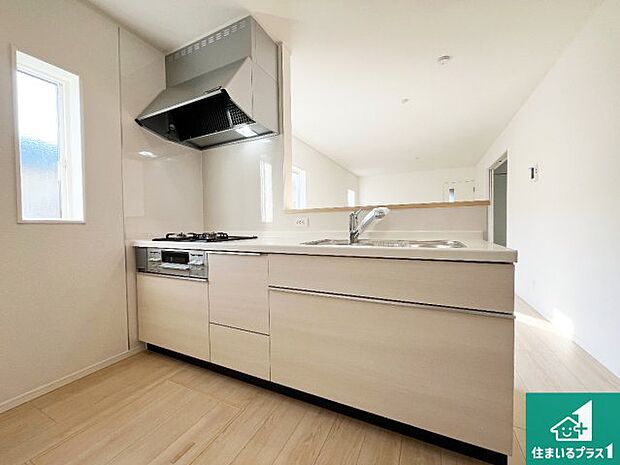 子供を見守りながらお料理が出来るため家族のコミュニケーションか増えます♪スペースが広く確保されている為お子様が大きくなったときは一緒に料理を楽しめます♪