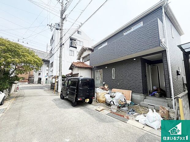周辺は落ち着いた街並みの住宅地！子育てがしやすい住環境です！まだ未完成ですが、現地でしかわからない事もございます。是非一度ご覧ください。