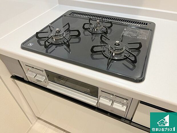 【コンロ】ダブル高火力Siセンサー付きコンロ!3口あるので、まとめて料理をする時も大活躍!