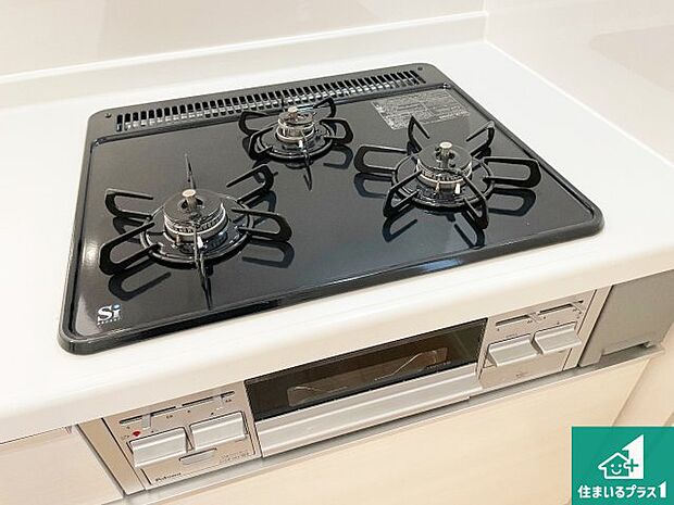 【コンロ】ダブル高火力Siセンサー付きコンロ!3口あるので、まとめて料理をする時も大活躍!