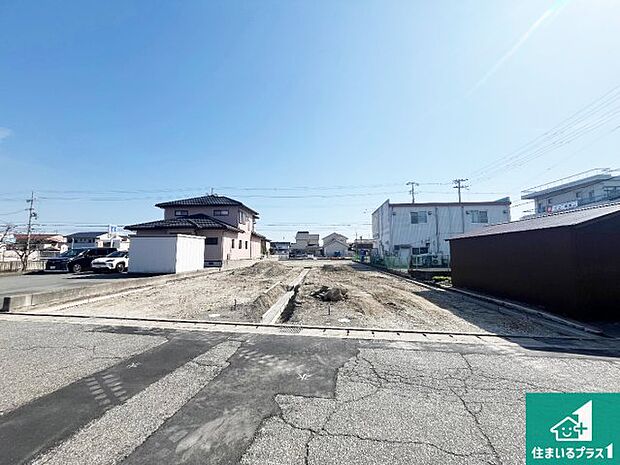 【外観】周辺は落ち着いた街並みの住宅地!子育てがしやすい住環境です!まだ未完成ですが、現地でしかわからない事もございます。是非一度ご覧ください。