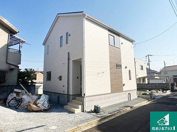【外観】現在建築中!落ち着いた街並みで新生活を始めることが出来そう!周辺の物件も併せてご紹介させて頂きます!