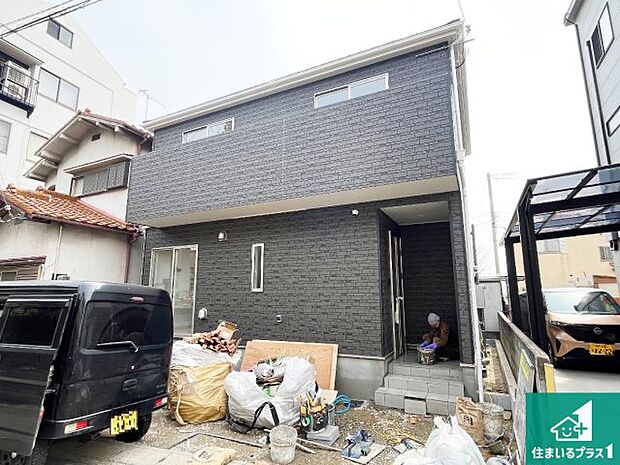 【外観】周辺は落ち着いた街並みの住宅地！子育てがしやすい住環境です！まだ未完成ですが、現地でしかわからない事もございます。是非一度ご覧ください。