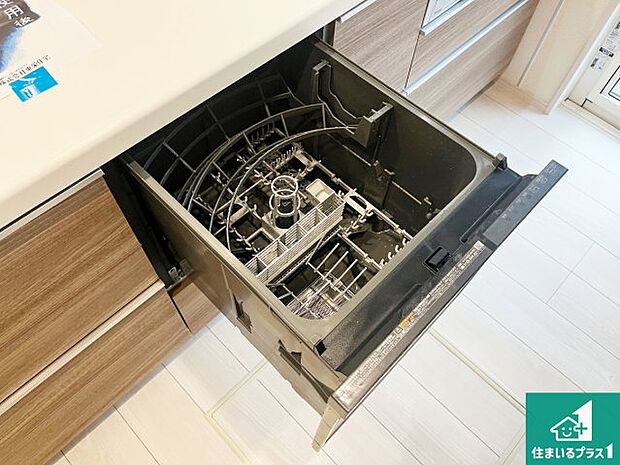 【食洗器】食器洗いをボタン一つでお任せできます！ 