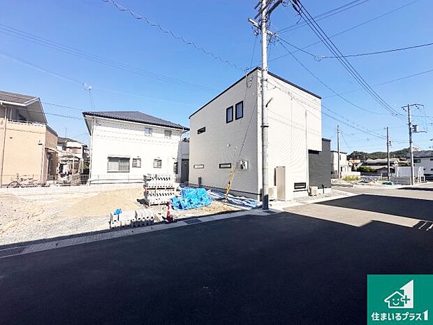 【外観】現在建築中！落ち着いた街並みで新生活を始めることが出来そう！周辺の物件も併せてご紹介させて頂きます！