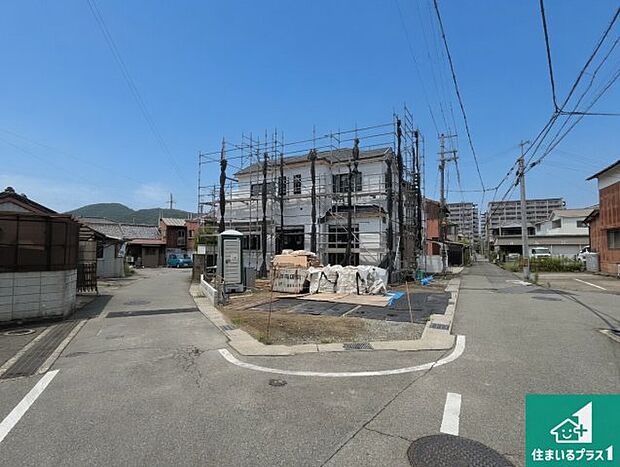 【外観】周辺は落ち着いた街並みの住宅地！子育てがしやすい住環境です！まだ未完成ですが、現地でしかわからない事もございます。是非一度ご覧ください。