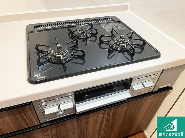 【コンロ】ダブル高火力Siセンサー付きコンロ!3口あるので、まとめて料理をする時も大活躍!