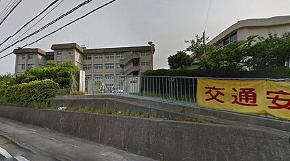 明石市立谷八木小学校 徒歩560m