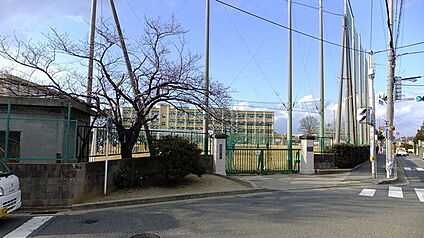 神戸市立岩岡中学校 徒歩850m