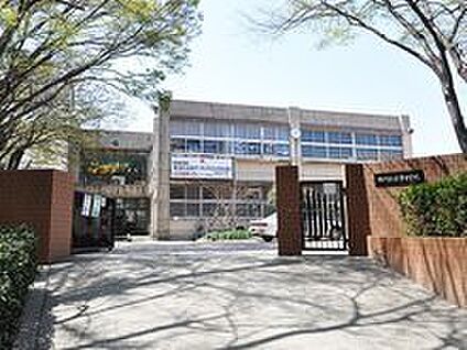 神戸市立玉津中学校 徒歩560m