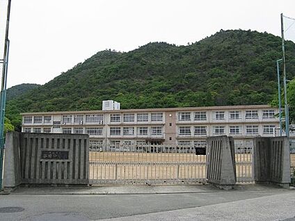姫路市立夢前中学校 徒歩350m