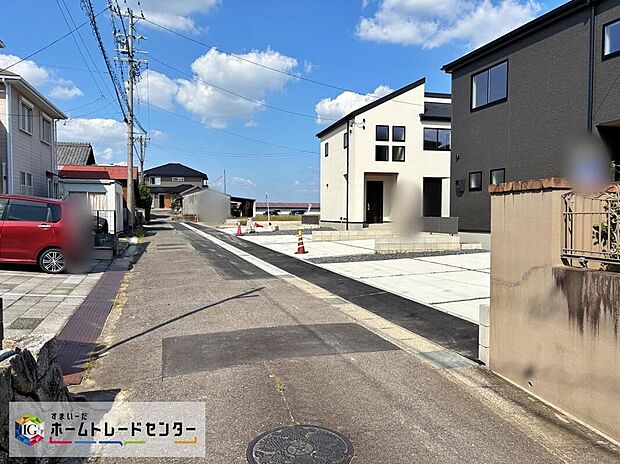 前面道路の幅員は約3.4～4ｍです。