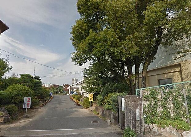 豊田市立朝日丘中学校（約1,585m）