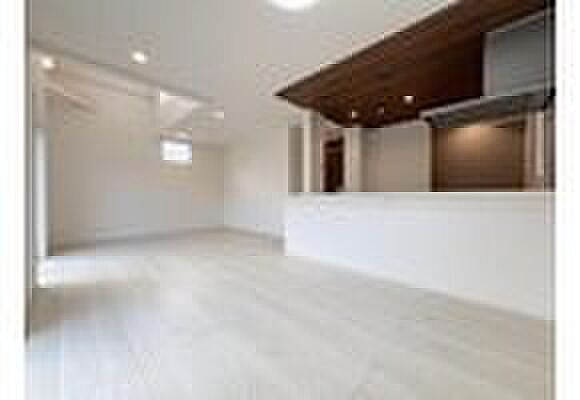 【リビング】ご家族みんなで長い時間を過ごすリビングは一番居心地のいいものであって欲しいですね。開放感のある広々リビングに光と風を呼び込みます。収納も多く快適な住空間を実現します。