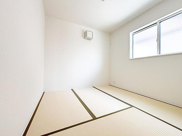 【リビング以外の居室】【１号棟】
５帖の和室有り！和の雰囲気が居心地の良い空間を作り出します。