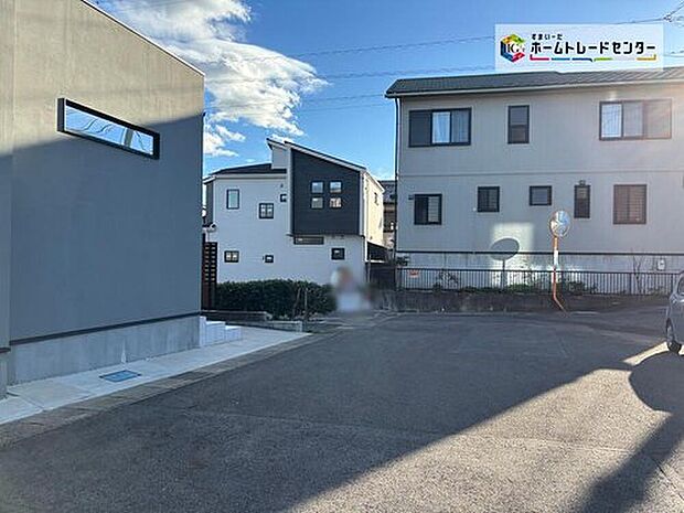 【現地外観写真】【1号棟】
住宅の構造や設備仕様・完成イメージなどのご質問はいつでもお気軽にお問い合わせ下さいませ☆資料もお送りいたします♪