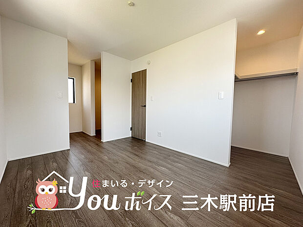 【３号棟　２階洋室６帖】洋室６帖・・ウォークイン約２帖+フリースペース約２帖+ウォークイン約２帖