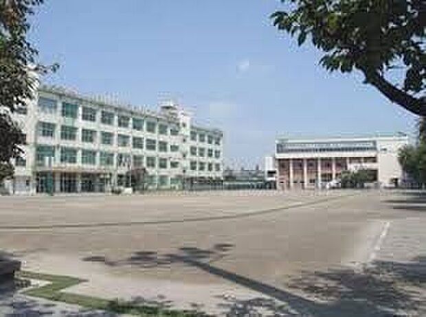 荒川区立第一中学校（約500m）