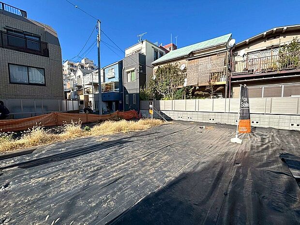 【外観】【現地】(2026年1月)撮影全2区画での分譲。家族のスタイルに合わせて選べるプランをご用意しております。