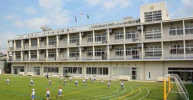 足立区立千寿双葉小学校（約740m）