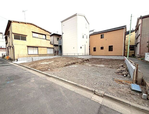 【前面道路含む外観】【現地】(2026年3月)撮影