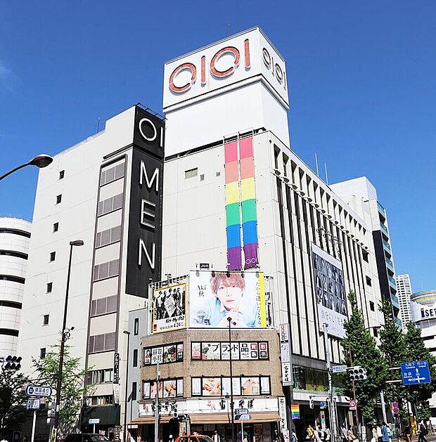 新宿マルイメン(約1,100m)