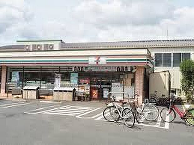 セブンイレブン江東北砂7丁目店(約190m)
