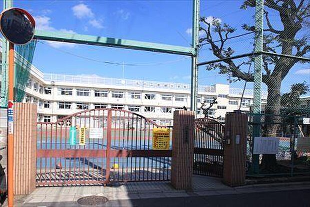 北区立岩淵小学校（約320m）