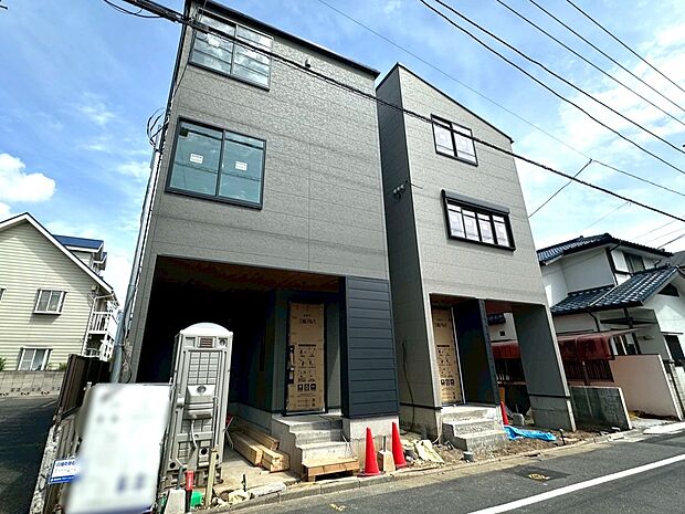 【前面道路含む現地写真】【外観】（2026年5月）撮影  完成間近です♪