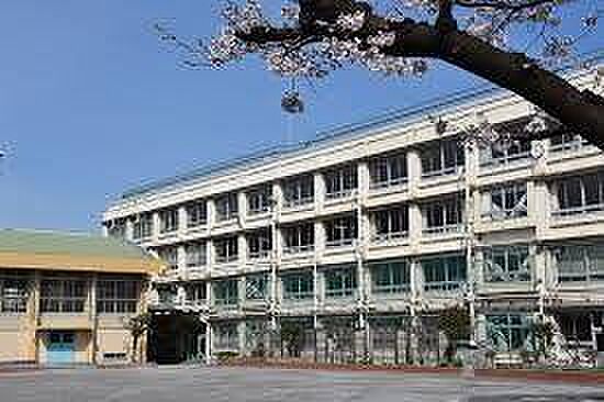 北区立神谷中学校(約930m・徒歩12分)