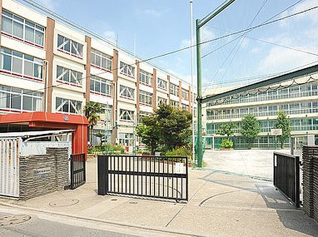 北区立滝野川小学校(約988m)