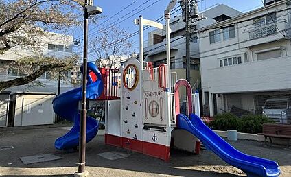文京区立丸山新町公園 600m(8分)