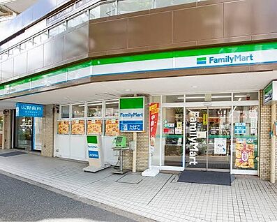 ファミリーマート 文京白山駅前店 400m(5分)
