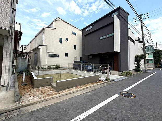 【前面道路含む現地写真】【外観】（2026年9月）撮影