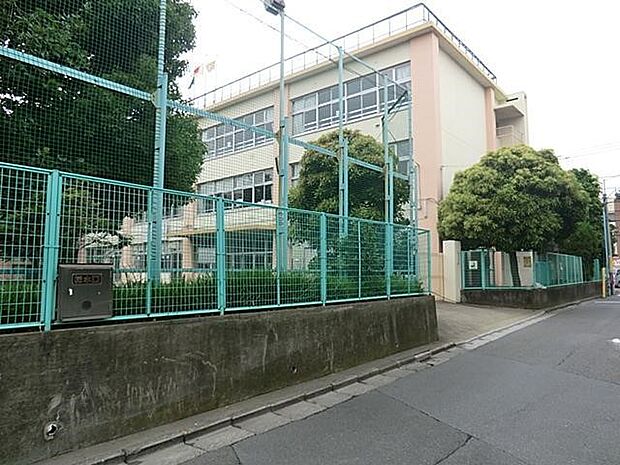 杉並区立杉並第六小学校（約226m）