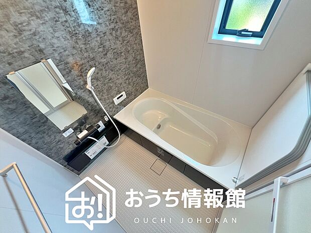 現地写真(浴室)
浴室暖房乾燥機付き。1坪タイプで広々です。