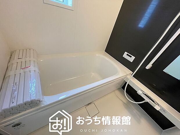 現地写真(浴室)
浴室暖房乾燥機付き。1坪タイプで広々です。