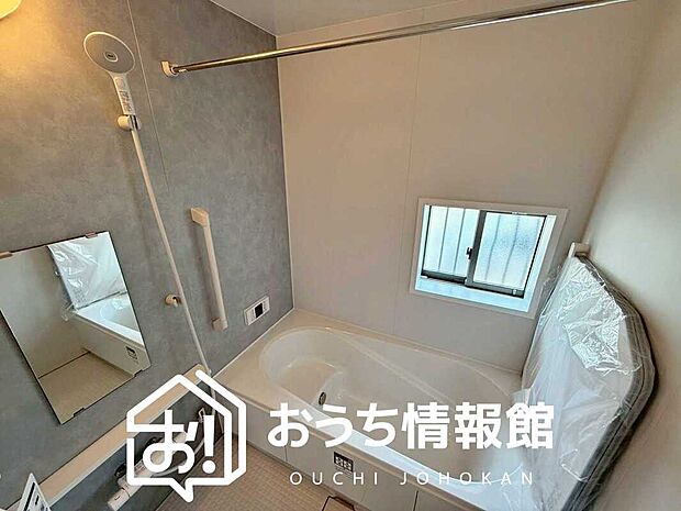 現地写真(浴室)
浴室暖房乾燥機付き。1坪タイプで広々です。